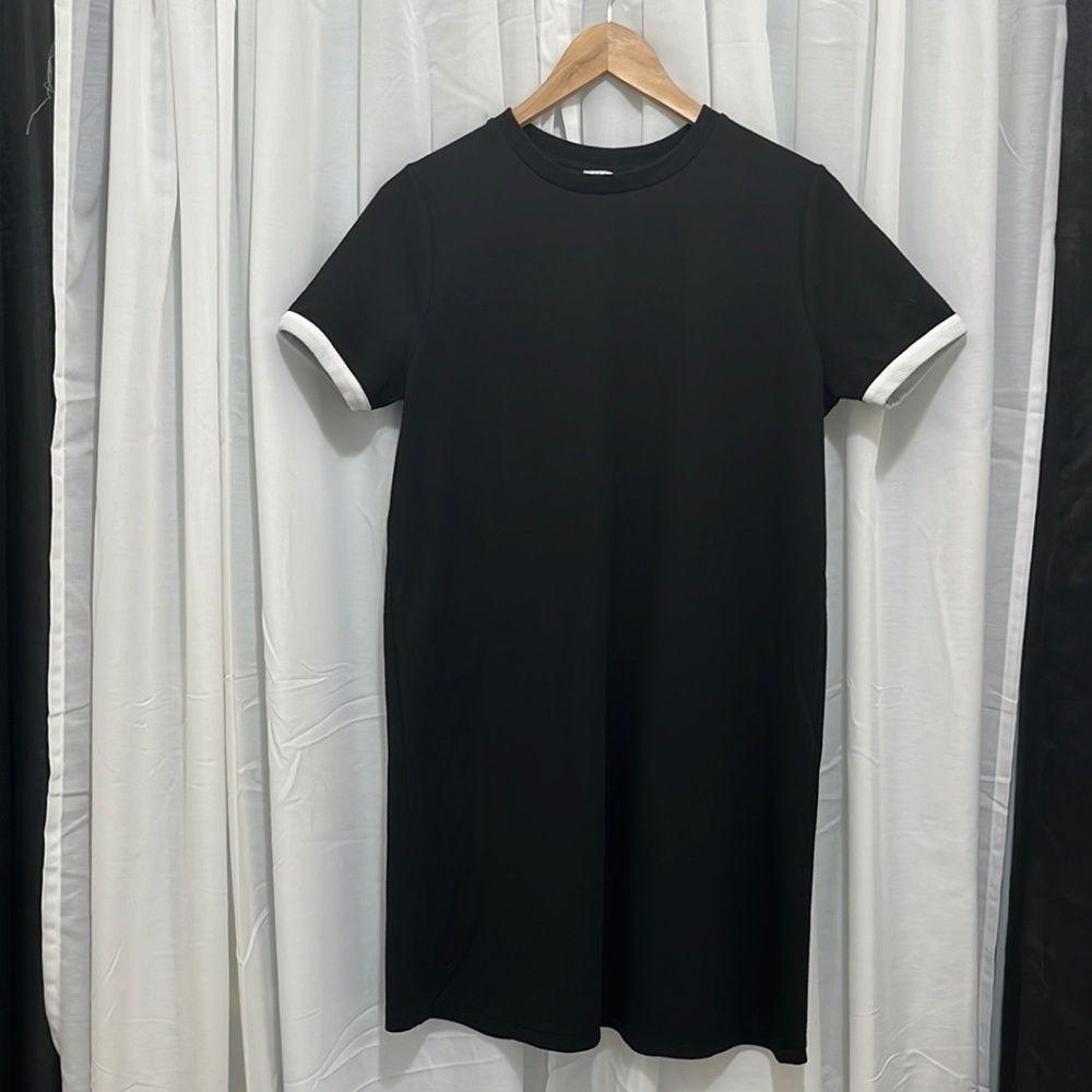 Zara Knit Black Dress with White Trim a164